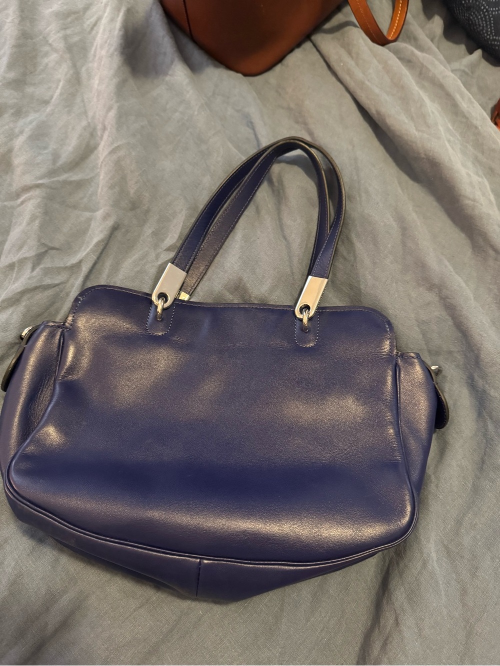 Marc by Marc Jacobs deep blue leather shoulder tote with silver hardware - Picture 2 of 3